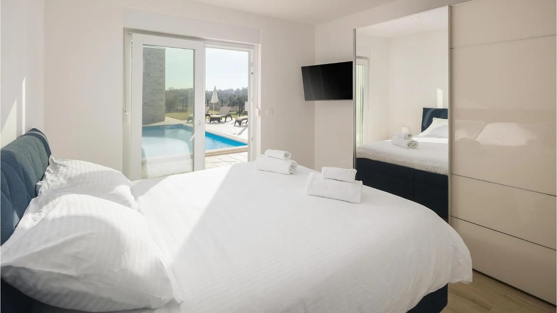 Holiday home Lovely Home In Babici With Heated Swimming Pool